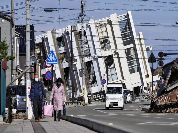 A collapsed building in Wajima (Photo/Reuters)