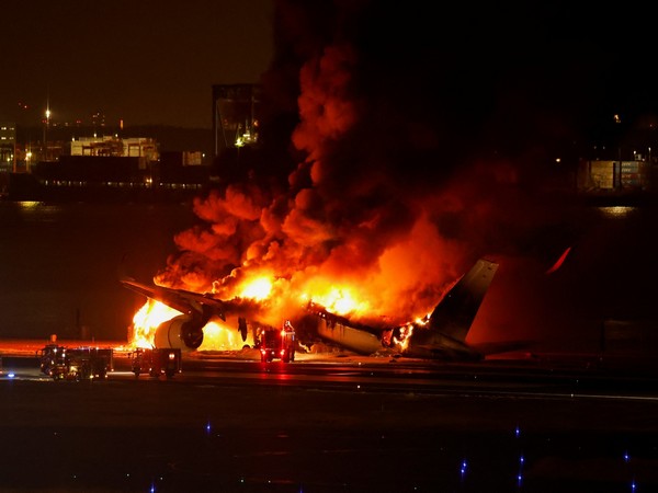 Japanese airplane on fire at Haneda international airport in Tokyo (Photo/Reuters)