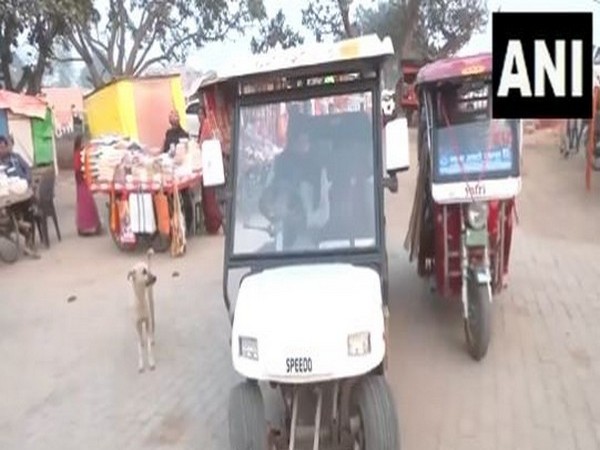 Eco-friendly golf car service started in Ayodhya. (Photo/ANI)