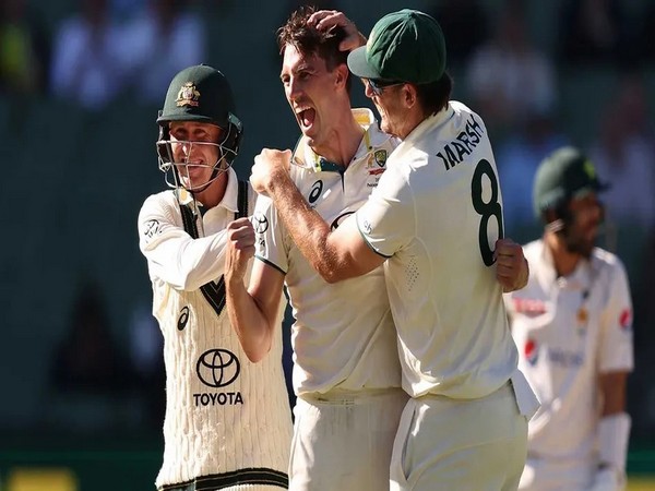 Pat Cummins (centre). (Photo- cricket.com.au)