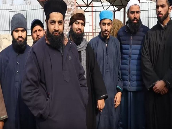 Scholars of different madrasas express gratitude to LG Sinha in Anantnag (Image/ANI)