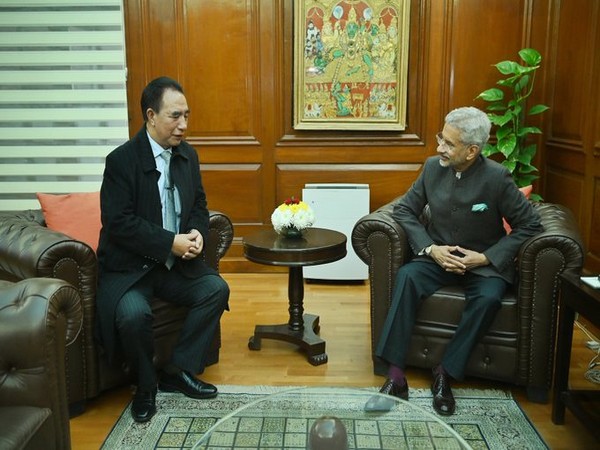 External Affairs Minister S Jaishankar and Mizoram Chief Minister Lalduhoma. (Photo: X//S Jaishankar)
