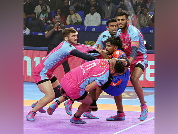 Jaipur Pink Panthers and Haryana Steelers players in action (Photo: PKL)
