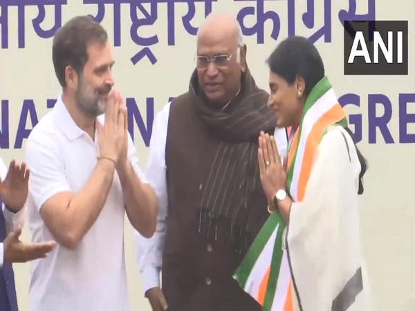 YS Sharmila joins Congress (Photo/ANI)