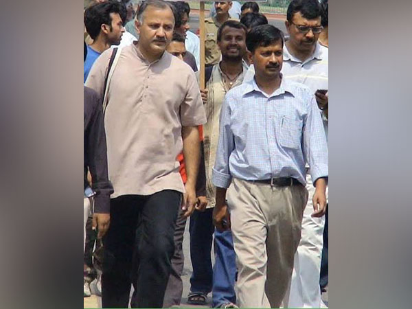 Old picture of Arvind Kejriwal and Manish Sisodia posted by Kejriwal (Photo: X/@ArvindKejriwal)