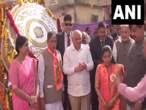 Gujarat CM Bhupendra Patel flags off chariot carrying special Nagada from Ahmedabad to Ayodhya (Photo/ANI)