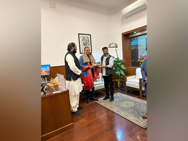Telangana CM Revanth Reddy, Minister Uttam Kumar Reddy meets UPSC chairman Manoj Soni. (Photo/ANI)