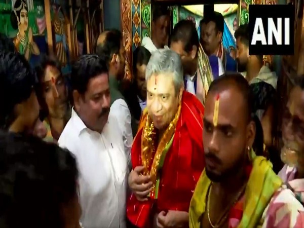 Union Minister Ashwini Vaishnaw at Nilamadhaba Temple (Image/ANI)
