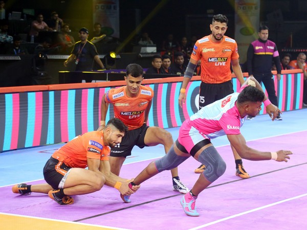 Jaipur Pink Panthers and U Mumba in action. (Photo- PKL)