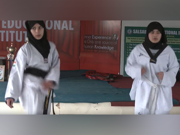 Maryam Wani and Sheeqba Shabir from Budgam. (Photo/ANI)