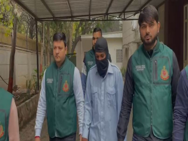 Delhi Police nab absconding gangster Taranjeet Singh from Haryana's Gurugram. (Photo/ANI)