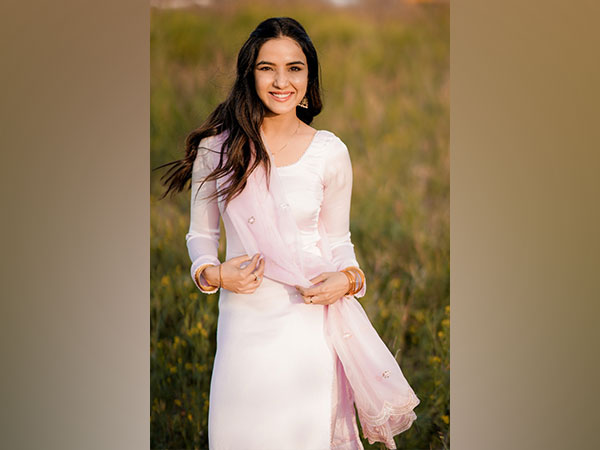 Actor Jasmine Bhasin (Image source: Instagram)