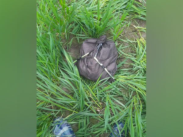 BSF thwarts smuggling attempt in Punjab's Fazilka (Image/ANI)