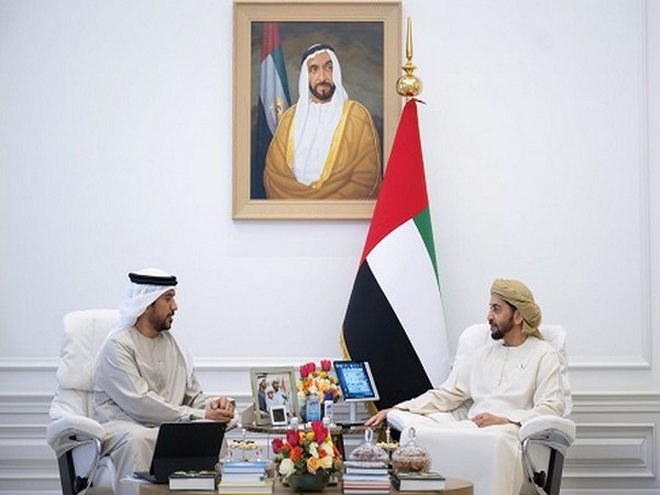 Hamdan bin Zayed reviews energy, water projects, initiatives in Al Dhafra Region (Source: WAM)