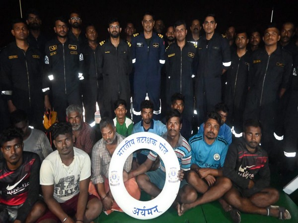 Indian Coast Guard with rescue crew (Pic credit/ PRO Defence Kochi)