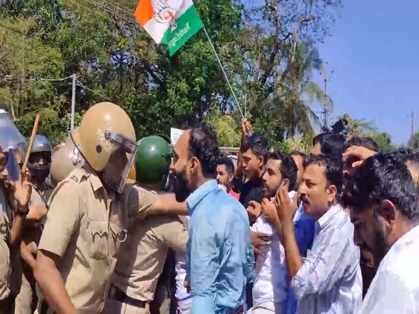 Clash breaks out between Youth Congress and Kannur police (Photo/ANI)