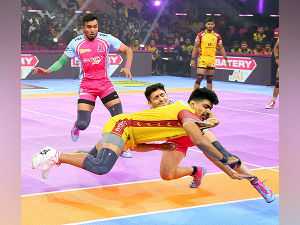 Jaipur and Telugu teams in action. (Photo- PKL)