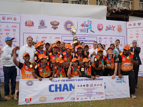 Hyderabad Eagles celebrating with the title. (Photo- IDCA)