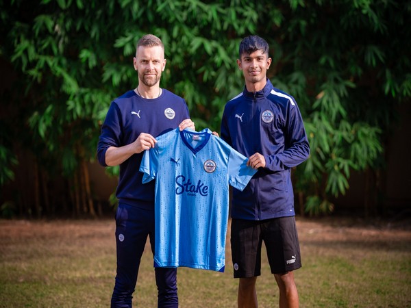 Mumbai City FC head coach Petr Kratky and Ishaan Shishodia (Photo: Mumbai City)