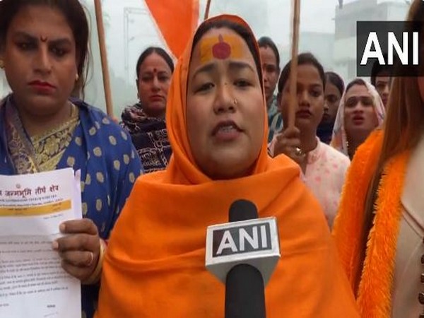 Mahamandaleshwar of Kinnar Akhara Kaushalya Nand Giri (Photo/ANI)