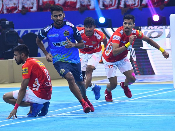 Gujarat Giants (red) players in acrion (Photo: UKK)