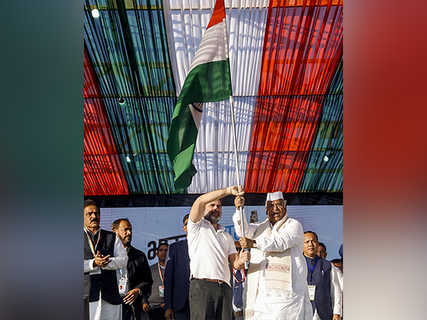 Rahul Gandhi and Mallikarjun Kharge holding tricolor at the launch of yatra (Photo/ANI)