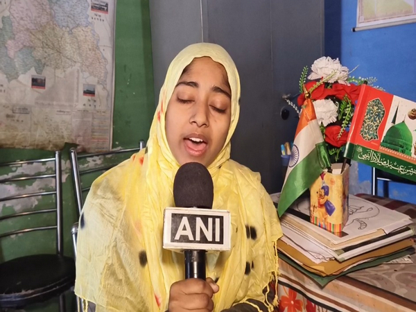 Muslim student sings Ram Bhajan (Photo/ANI)
