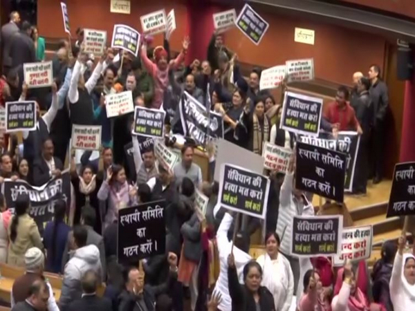 BJP leaders holds protest inside MCD House (Photo/ANI)