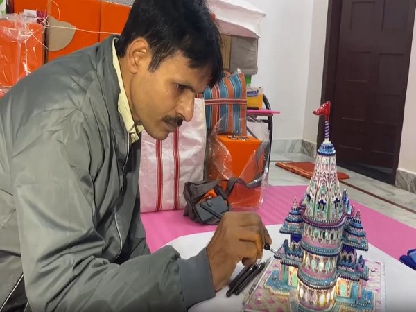 Varanasi's artisan Kunj Bihari creates replica of Ram Mandir (Photo/ANI)