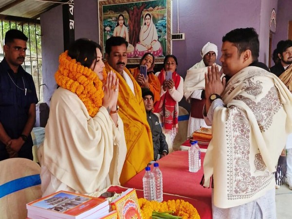 All India Matua Mahasangha to distribute 22k lamps, sweets across Nadia (Photo/ANI)