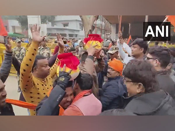 BJP hands over 'Akshat' to Hindu community at Petrapol border in Bangladesh (Image/ANI)