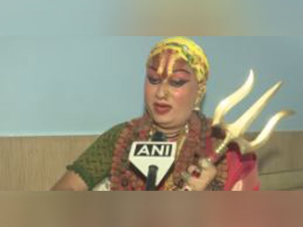 Kinner Mahamandaleshwar Hemangi Sakhi