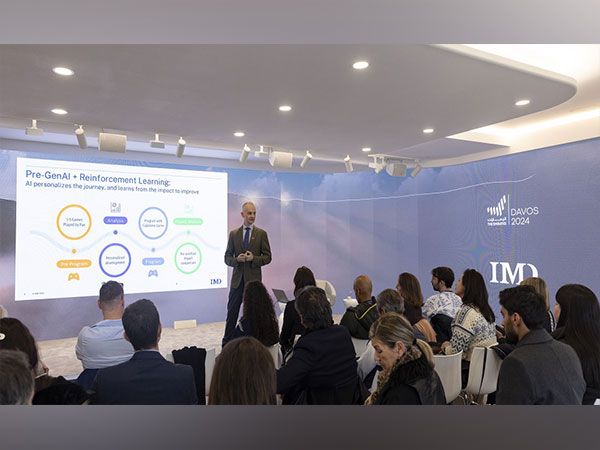UAE Pavilion in Davos discusses talent management models (Souce: WAM)