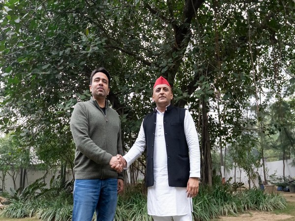 Akhilesh Yadav announces SP's alliance with Jayant Chaudhary-led RLD (Photo/Twitter: Akhilesh Yadav)