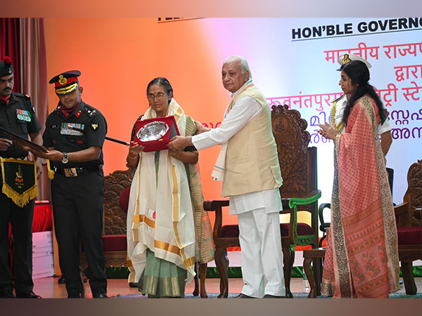 Kerala Governor Arif Mohammed Khan felicitates widows, soldiers at Pangode Military Station (Image/ANI)