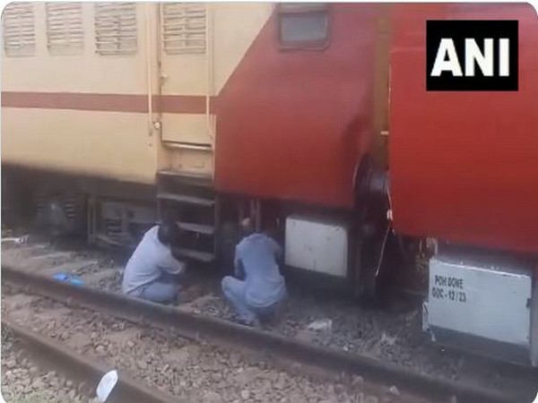 Kannur-Alappuzha Executive Express derails during shunting (Photo/ANI)
