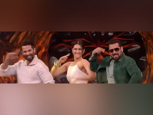Shahid Kapoor, Kriti Sanon and Salman Khan (Image source:Colors TV)
