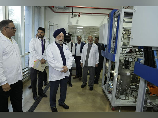 Union Min Hardeep Singh Puri at plant of first pilot project of making aviation turbine fuel from alcohol (Photo/PIB)