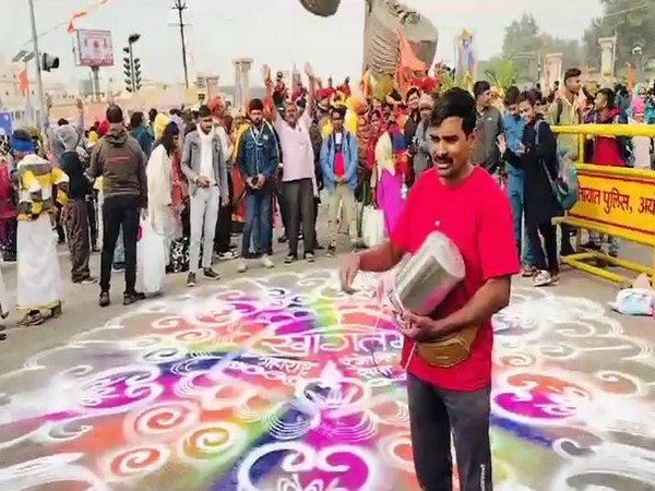 Sunil Kumar, a rangoli artist from Maharashtra(Photo/ANI)