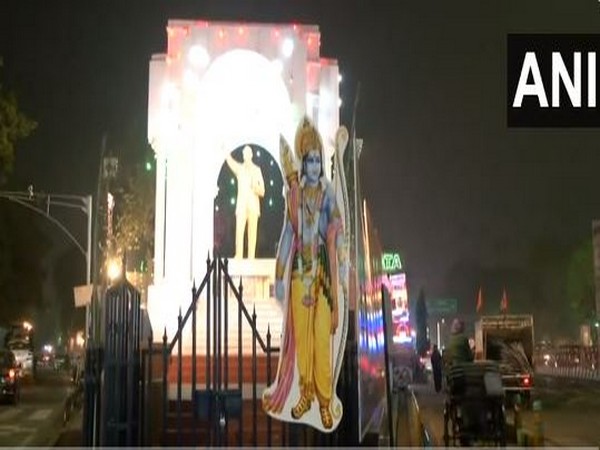 Lucknow decked up with posters and flags of lord Ram. (Photo/ANI)