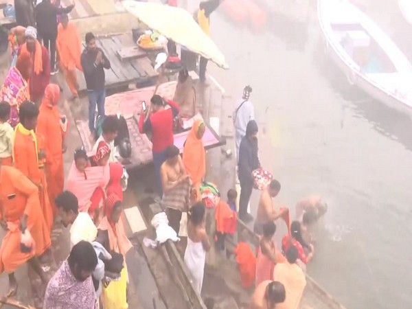 Lord Ram's devotees take holy dip in Ganga river in Varanasi (Photo/ANI)
