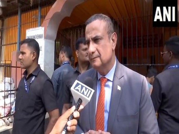 Consul General of Israel to Midwest India, Kobbi Shoshani at Shree Ram Mandir in Wadala, Mumbai (Photo/ANI)