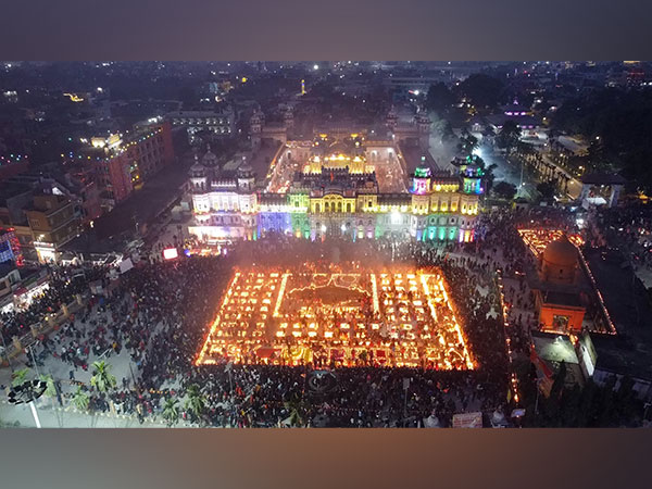 Devotees light 2.5 lakh oil lamps in Janakpur (Photo/ANI)