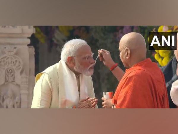 Govind Devgiri ji Maharaj with PM Modi. (Photo/ANI)