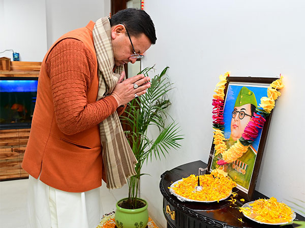 Uttarakhand CM Pushkar Singh Dhami pays tribute to Netaji Subhas Chandra Bose (Photo/ANI)