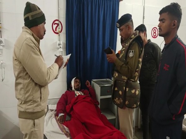 Police taking statement of victim (Photo/ANI)