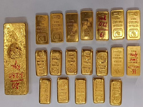 Gold seized by South Bengal Frontier BSF troops(Photo/ANI)