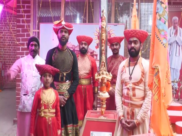 Devotees from Maharashtra with sword dedicated to Lord Ram (Photo/ANI)