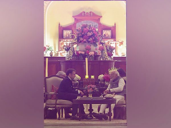 PM Modi with French President Emmanuel Macron (Source: X/@MEAIndia)