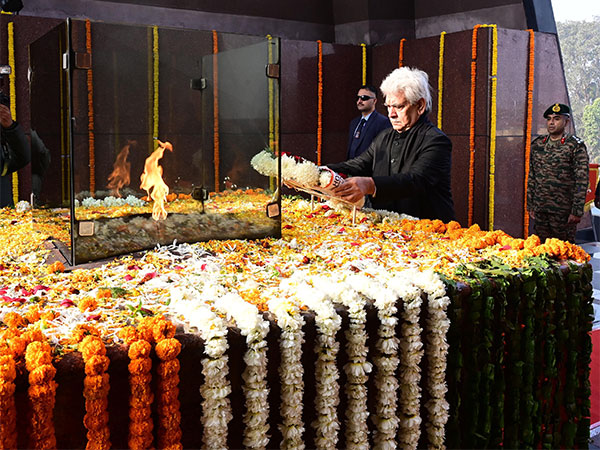 Jammu and Kashmir LG Manoj Sinha laying wreath at Balidhan Stambh in Jammu (Photo Courtesy: OfficeOfLGJandK/X)